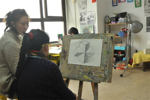 爱art创意美术培训